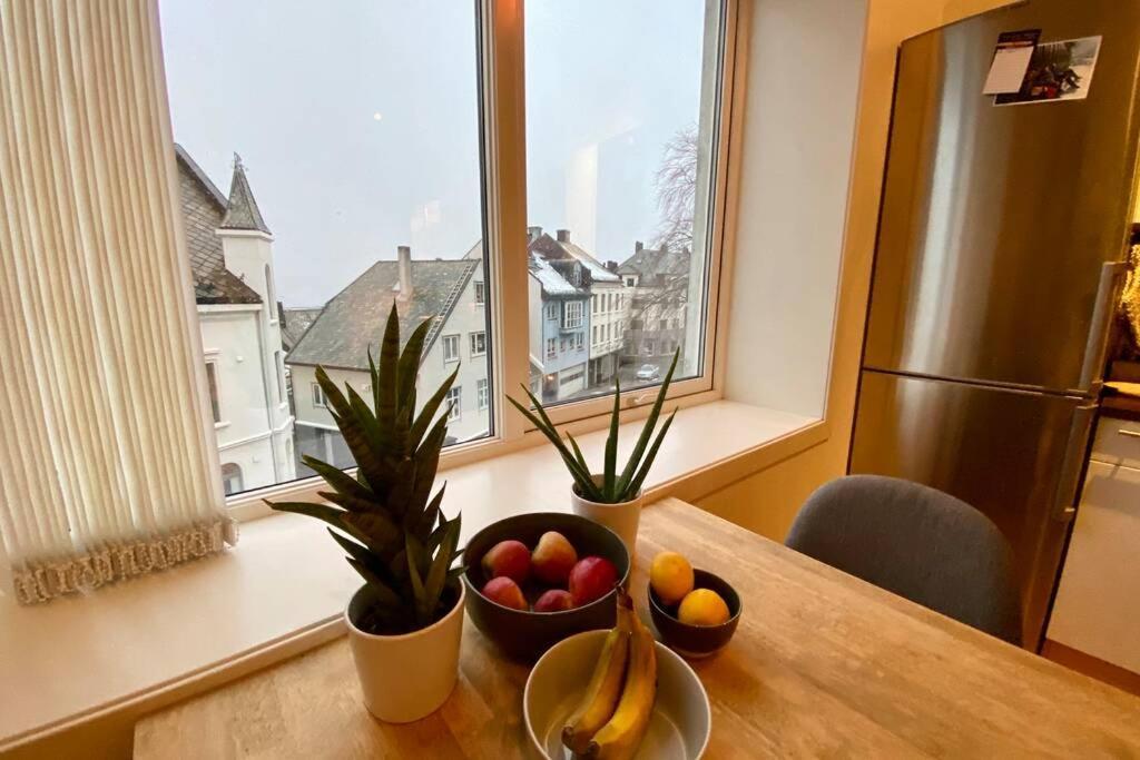 Nice And Central Apartment In Quiet Area Ålesund Exterior foto